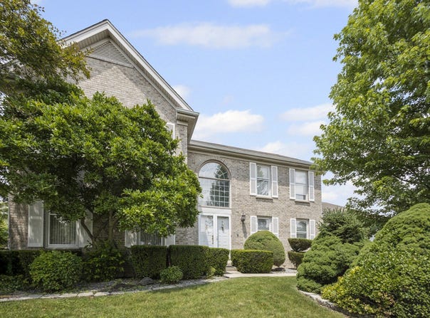 730 KYLEMORE Drive, Des Plaines, IL 60016