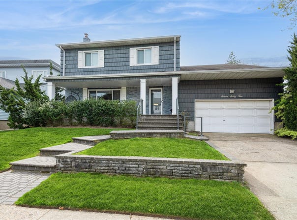 762 Dumont Place, North Woodmere, NY 11581