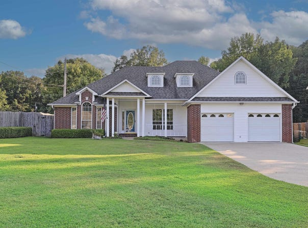702 Honeysuckle Hills Court, Redfield, AR 72132