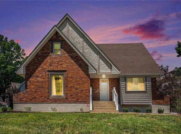 1201 NW Burr Oak Court, Blue Springs, MO 64015