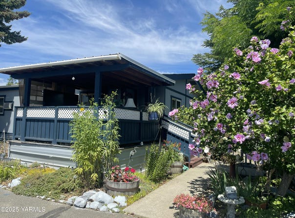 8301 Tieton Dr, Yakima, WA 98908