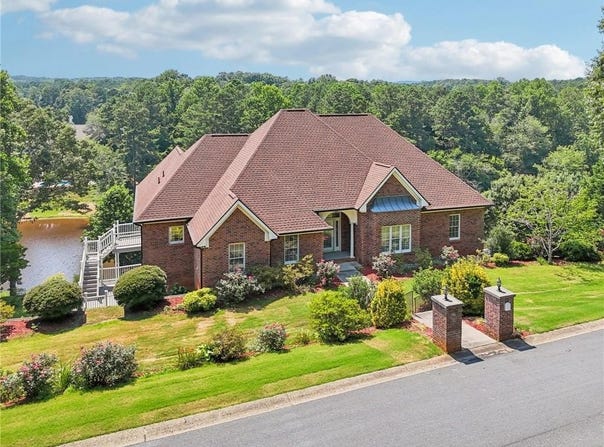 55 Rocky Circle NE, White, GA 30184