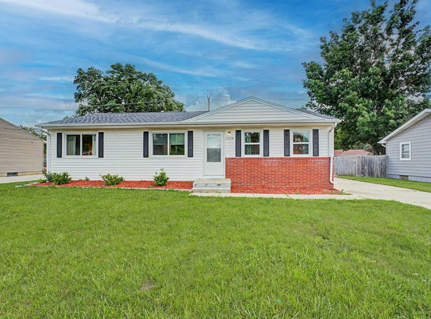 2353 Robinson Drive, Beloit, WI 53511