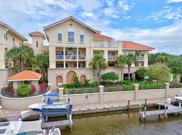 300 BELLA HARBOR COURT, PALM COAST, FL 32137