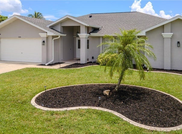 2201 SE 10th Avenue, Cape Coral, FL 33990