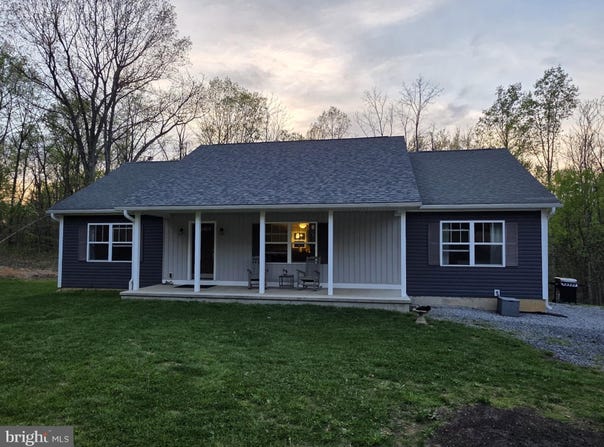 288 CAVERN Road, HEDGESVILLE, WV 25427
