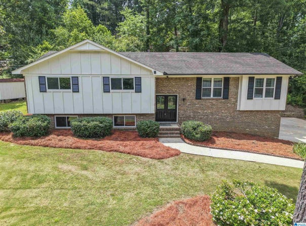 2041 LONGMEADOW LANE, HOOVER, AL 35216