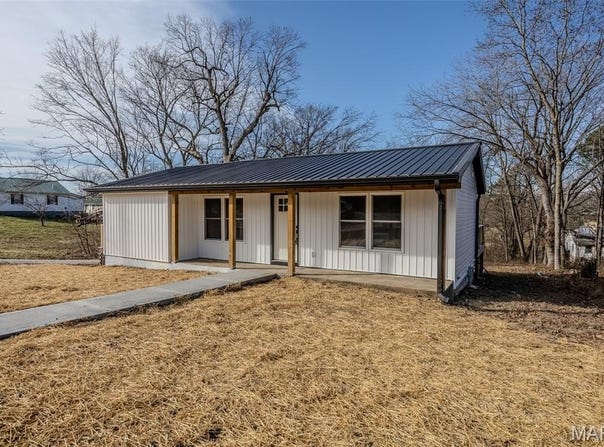 111 Eastside Street, Crocker, MO 65452