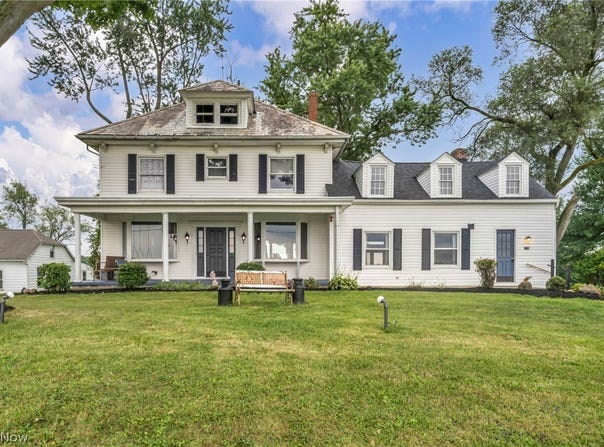 5706 Kemary Avenue SW, Navarre, OH 44662