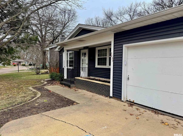2627 44TH Street Court, Moline, IL 61265