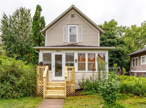 1203 Burnett Avenue, Ames, IA 50010