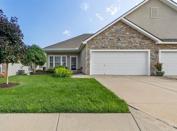 1237 S 3rd East Street, Louisburg, KS 66053