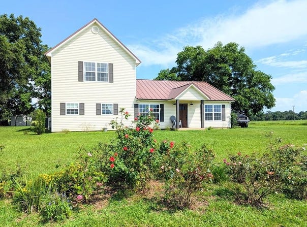 1370 Coach Road, Slocomb, AL 36375