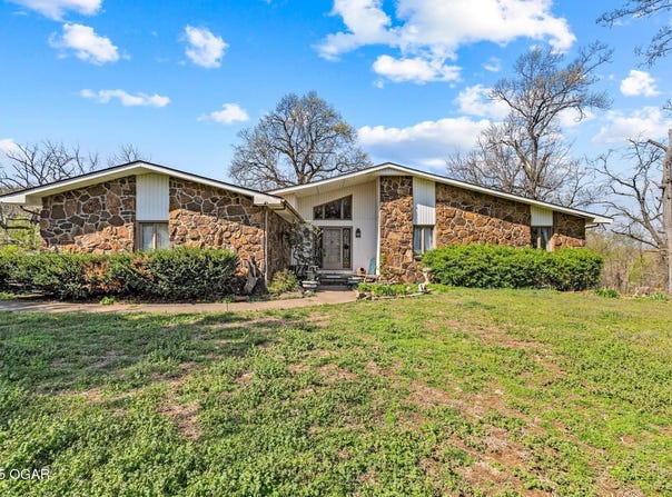 4427 Edgewood Circle, Loma Linda, MO 64804