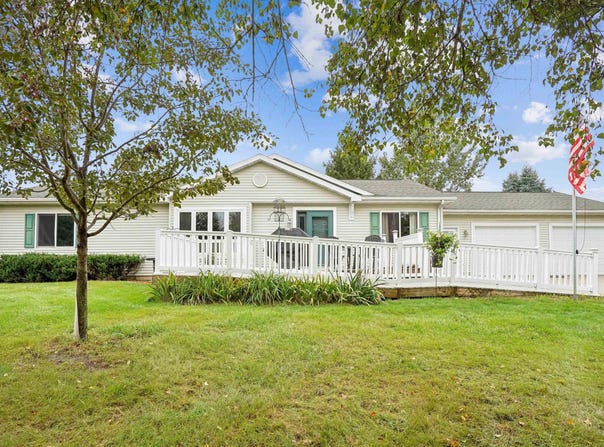 3455 Jepsen Road, Cedar Falls, IA 50613