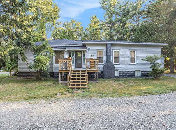 258 N Buys Road, Muskegon, MI 49445