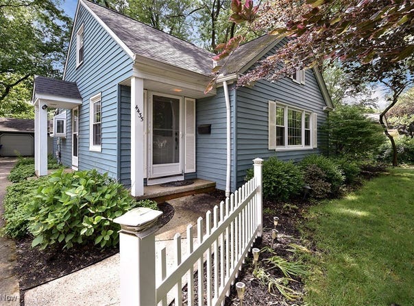 4435 Coe Avenue, North Olmsted, OH 44070