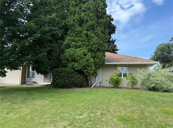 9818 11th Avenue S, Bloomington, MN 55420