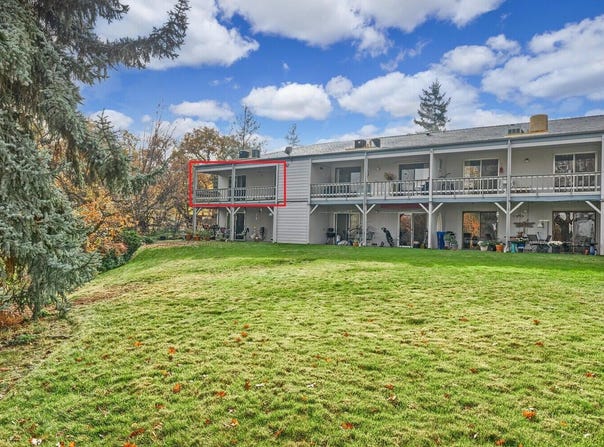 854 Twin Pines Circle, Ashland, OR 97520