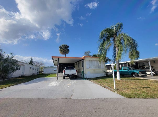 4198 70th Road, west Palm Street, FL 33404