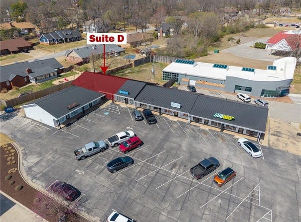 5204  S Thompson  ST Unit #Suite D, Springdale, AR 72764