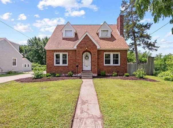 1905 Muscatine Ave, IowaCity, IA 52240