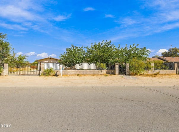 9833 E Avenue S-8, Littlerock, CA 93543