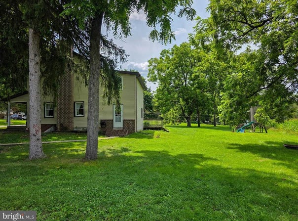 1207 PINE RD, CARLISLE, PA 17015