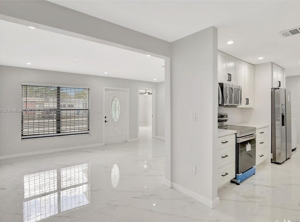 3916 NW 207th St Rd, Miami Gardens, FL 33055