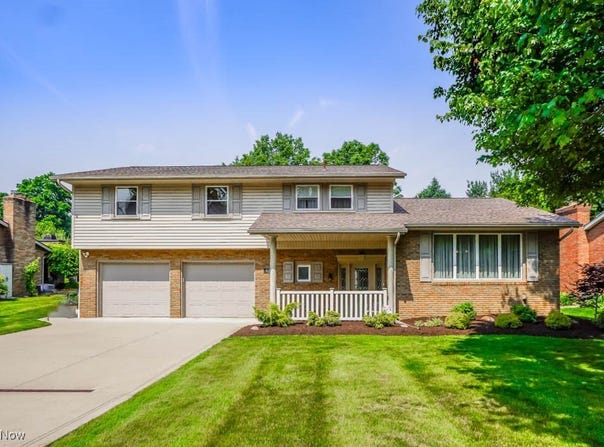 525 Marquardt Avenue NE, North Canton, OH 44720