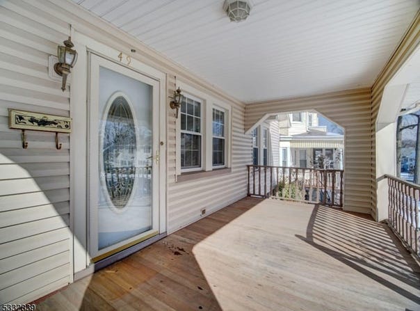 49 Fulton St, East Orange City, NJ 07017