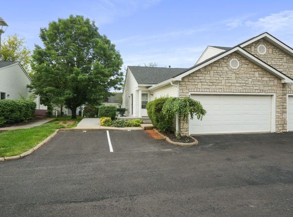 4655 Parrau Drive, Columbus, OH 43228