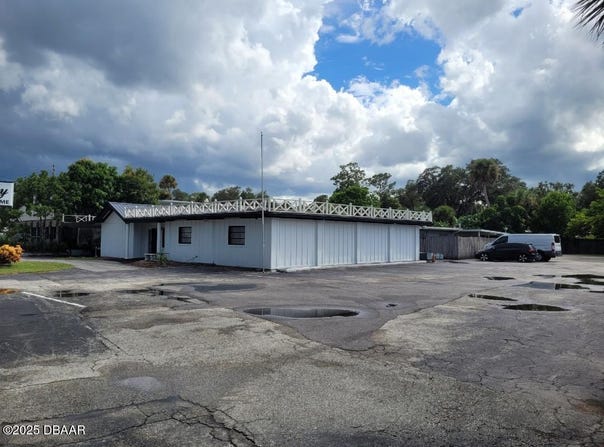 1108 N Dixie, New Smyrna Beach, FL 32168