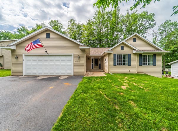 6615 CAVIN DRIVE, Wausau, WI 54401