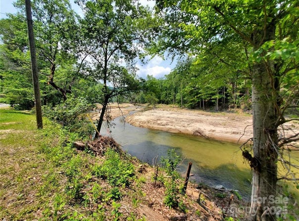 000 Green River Cove Road, Saluda, NC 28773