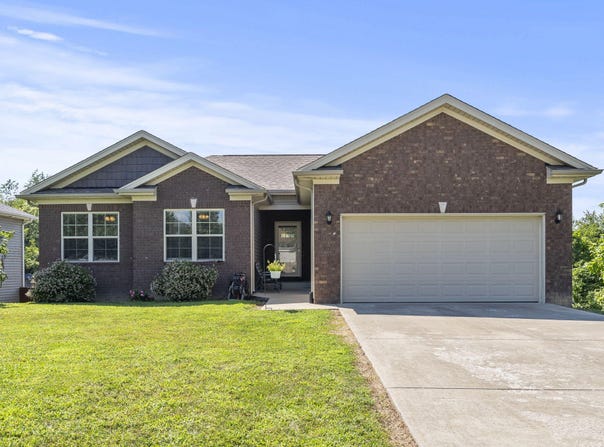 155 Oak Drive, Eminence, KY 40019