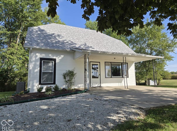 101 W Gosch Road, Shelbyville, IN 46176