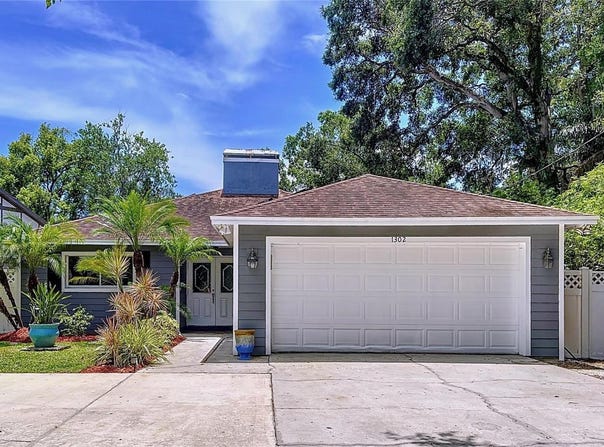 1302 S PINE LAKE DRIVE, TAMPA, FL 33612