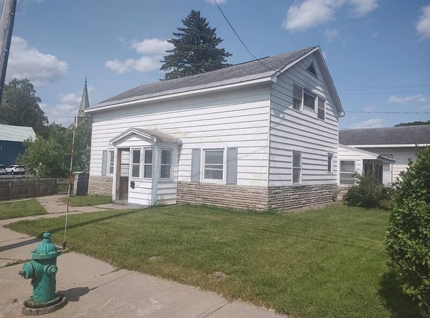 22 Fenwick St, Ballston Spa, NY 12020