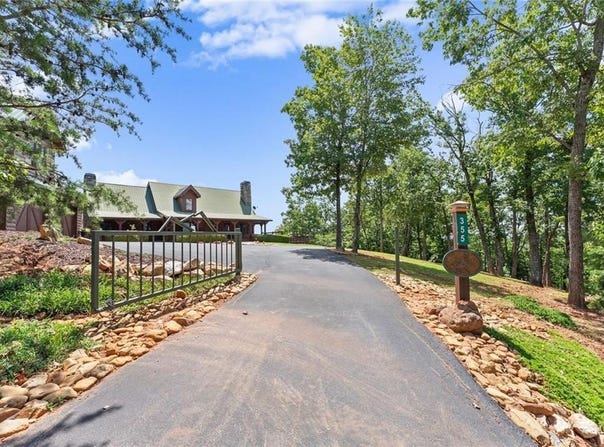 355 Ranch Mountain Drive Drive, Dahlonega, GA 30533