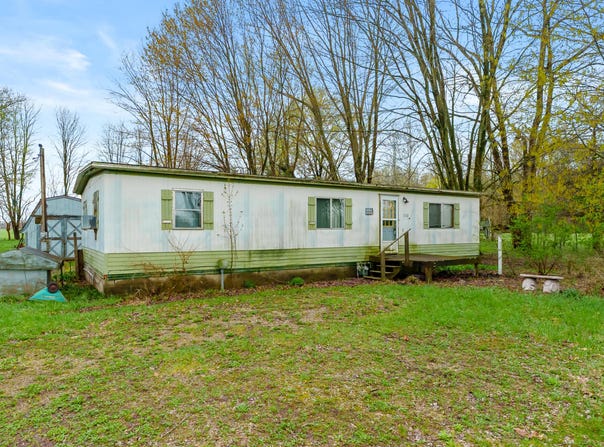 950 106th Avenue, Plainwell, MI 49080