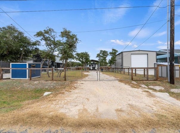 1720 San Antonio St, ROCKPORT, TX 78382