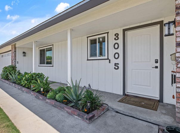 3005 W Mary Avenue, Visalia, CA 93277