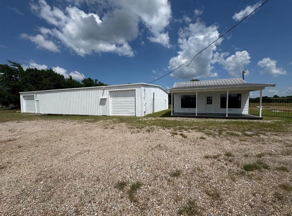 2107 S 19 & 24 Highway, Paris, TX 75460