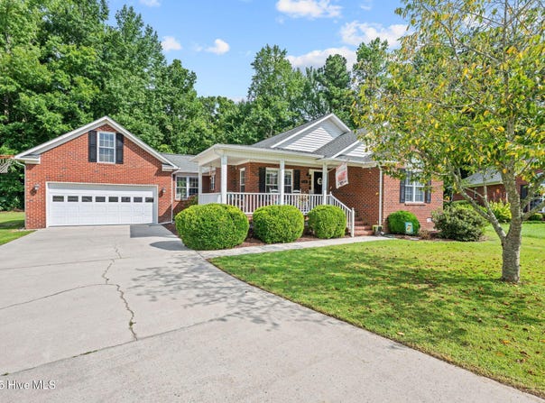 140 Hidden Pond Drive, New Bern, NC 28562