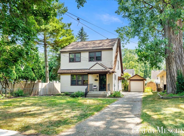 110 Ken O Sha Drive SE, Grand Rapids, MI 49507