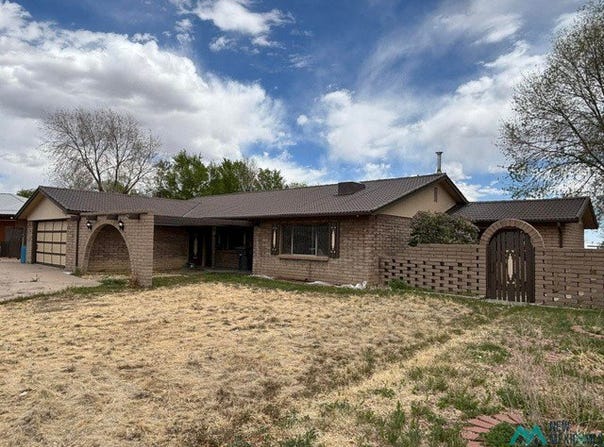 725 TERRACE Dr, Las Vegas, NM 87701