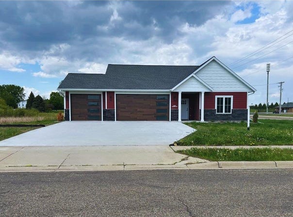 480 Stoneridge Lane NE, Owatonna, MN 55060