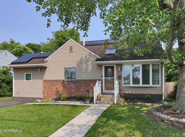 8 Donnelly Street, Union Beach, NJ 07735