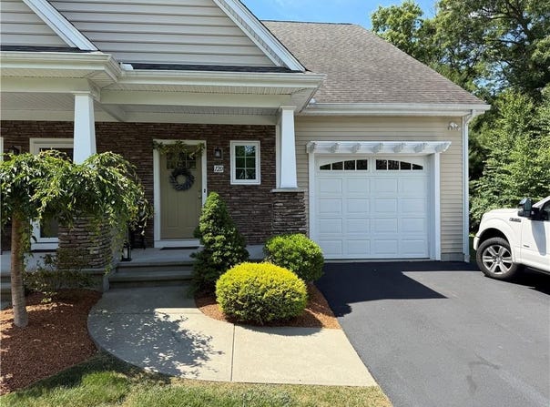 12 Nicole Circle, Smithfield, RI 02917